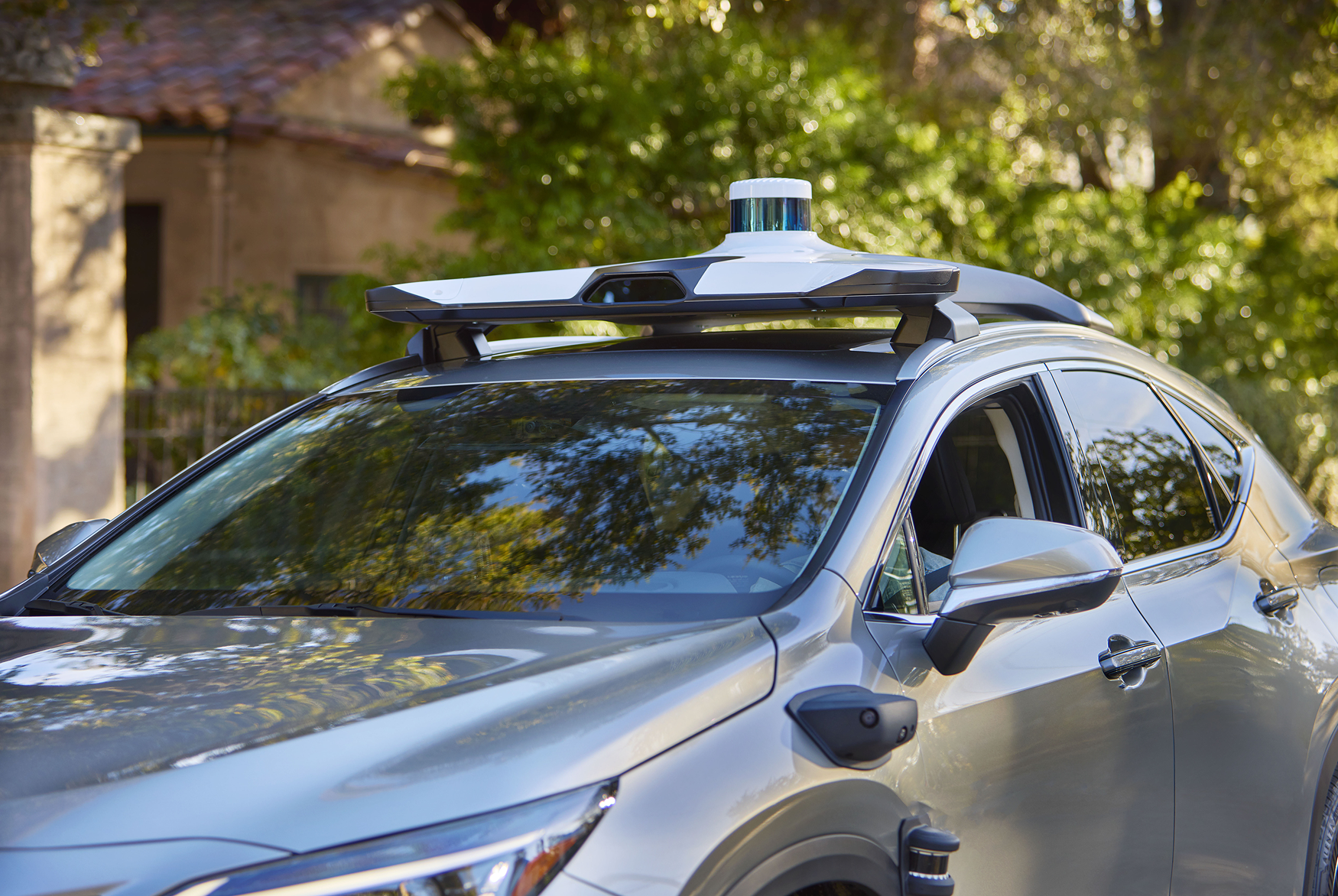 自動運転用センサーシステムを搭載したテスト車両